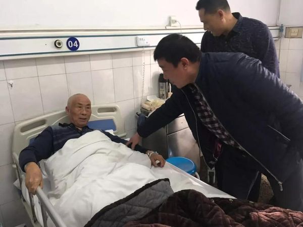 慰問住院員工，傳遞家的溫暖